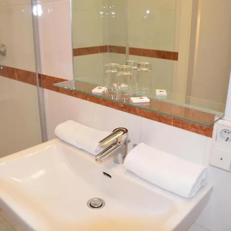 호텔 Seehotel Schlick 푸슐암시